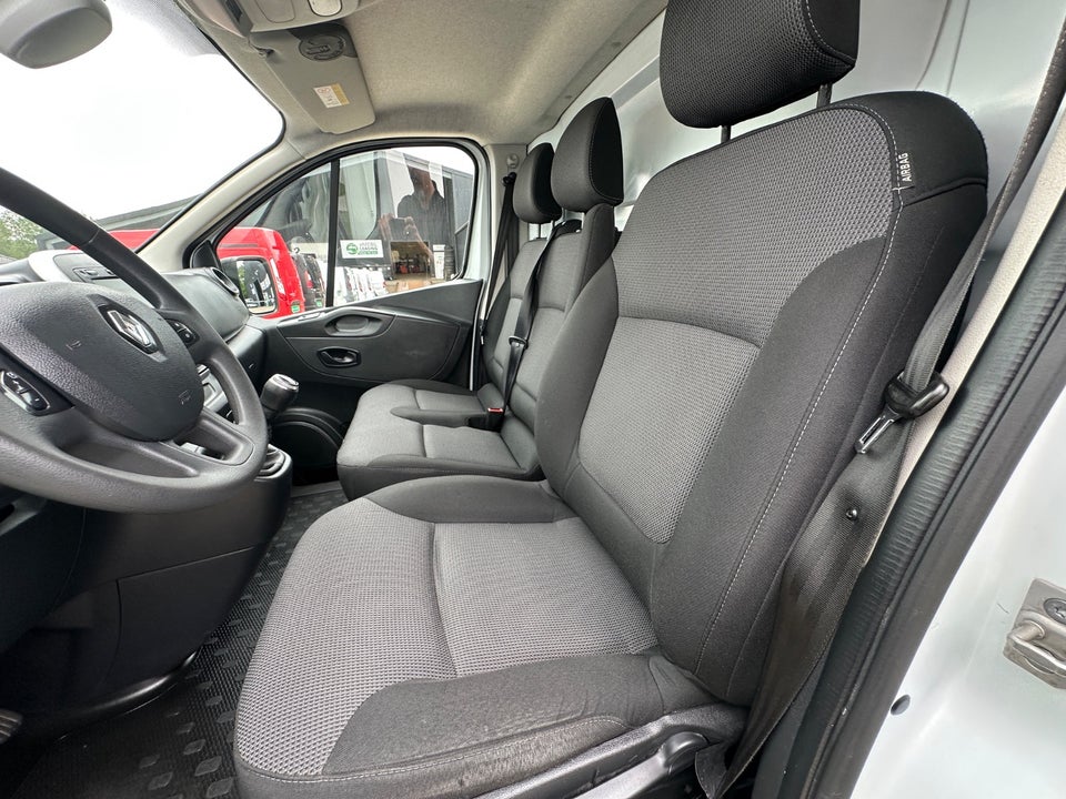 Renault Trafic T29 2,0 dCi 145 L2H2