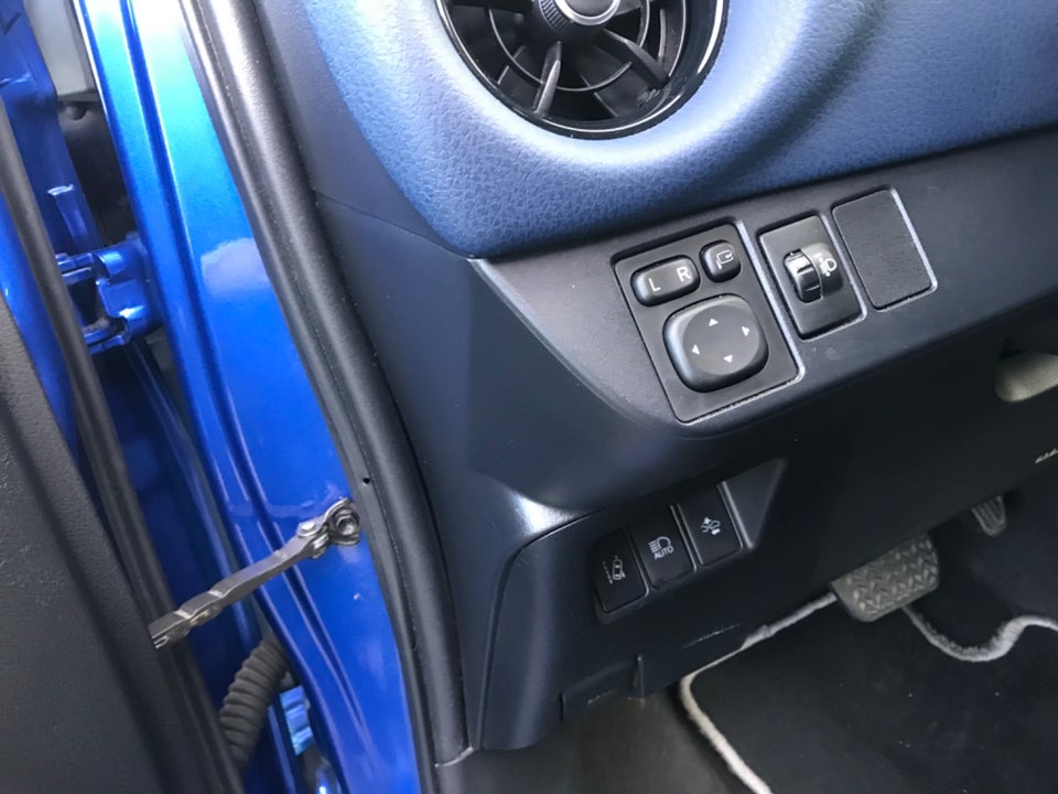 Toyota Yaris 1,5 VVT-i Flavour 5d