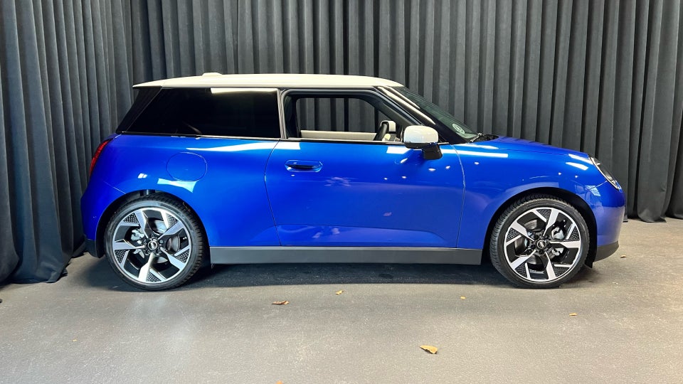 MINI Cooper E Favoured Trim L 3d