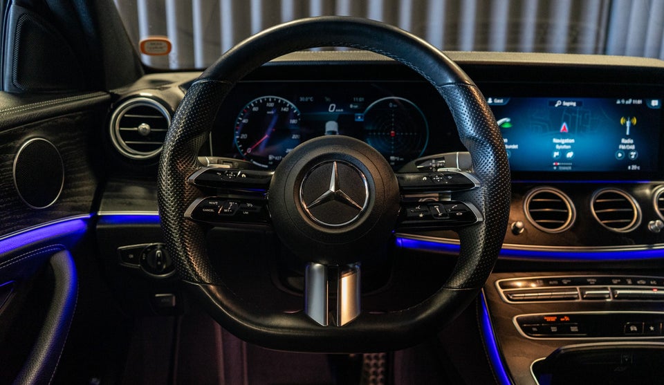 Mercedes E300 de 2,0 AMG Line stc. aut. 5d