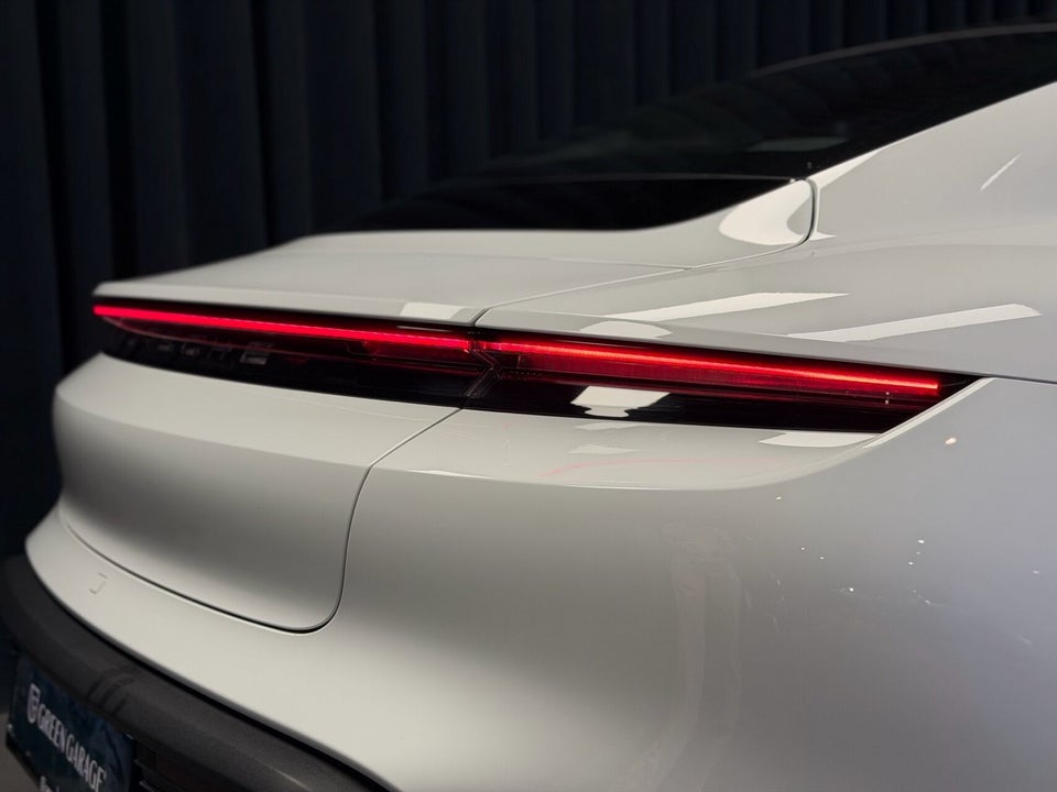 Porsche Taycan 4d