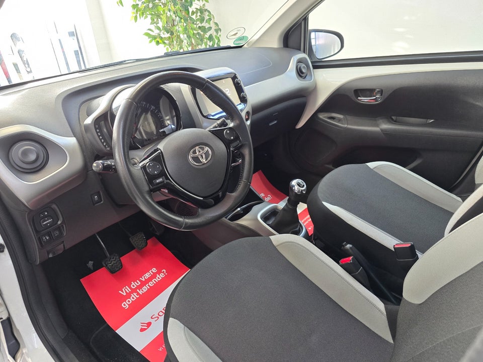 Toyota Aygo 1,0 VVT-i x-play 5d
