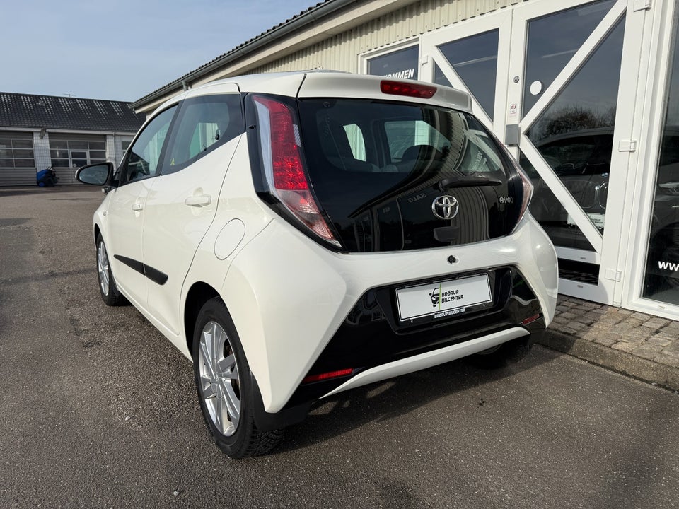 Toyota Aygo 1,0 VVT-i x-press 5d