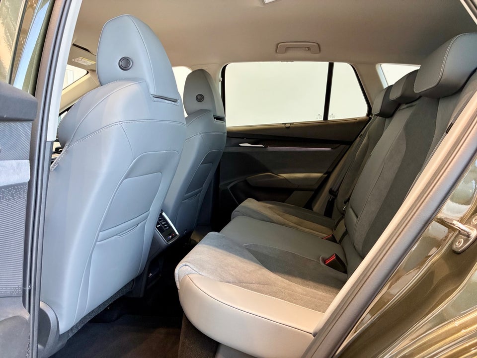 Skoda Enyaq 85x iV Lounge Maxx 5d