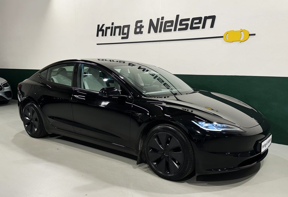 Tesla Model 3 Long Range AWD 4d
