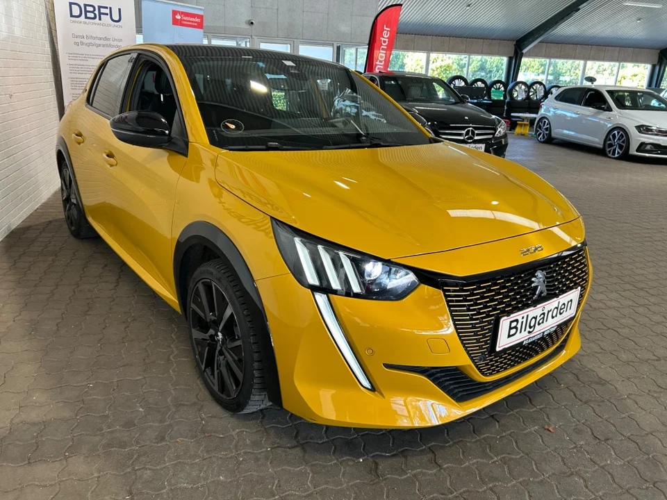 Peugeot e-208 50 GT 5d