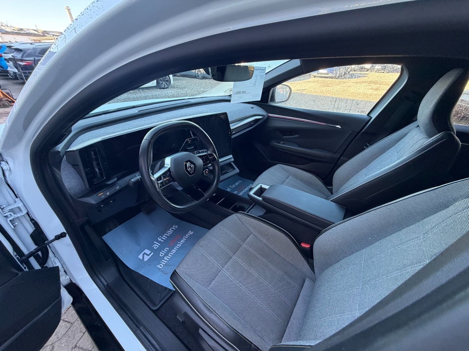 Renault Megane E-Tech 60 Techno 5d