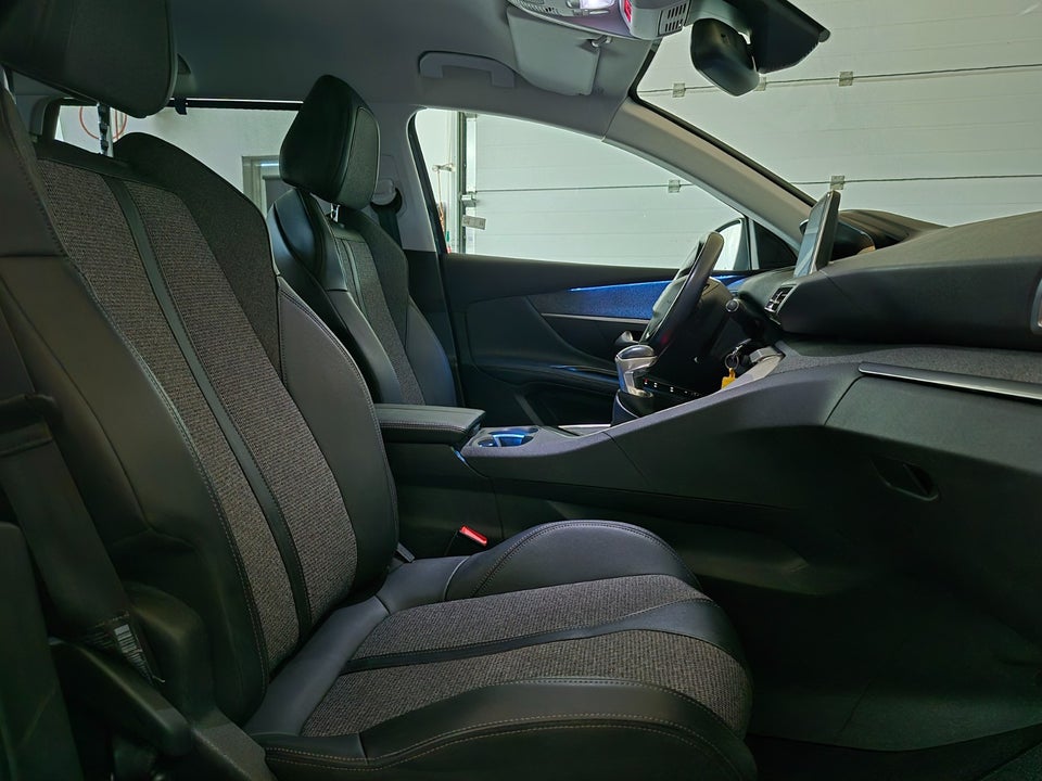 Peugeot 5008 1,2 PureTech 130 Allure 7prs 5d