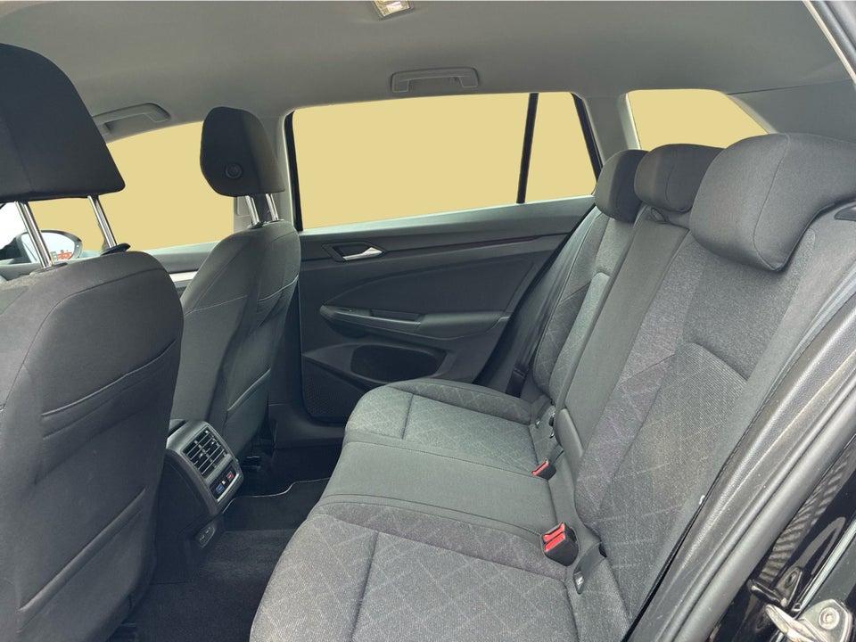 VW Golf VIII 1,5 eTSi 130 Life Variant DSG 5d