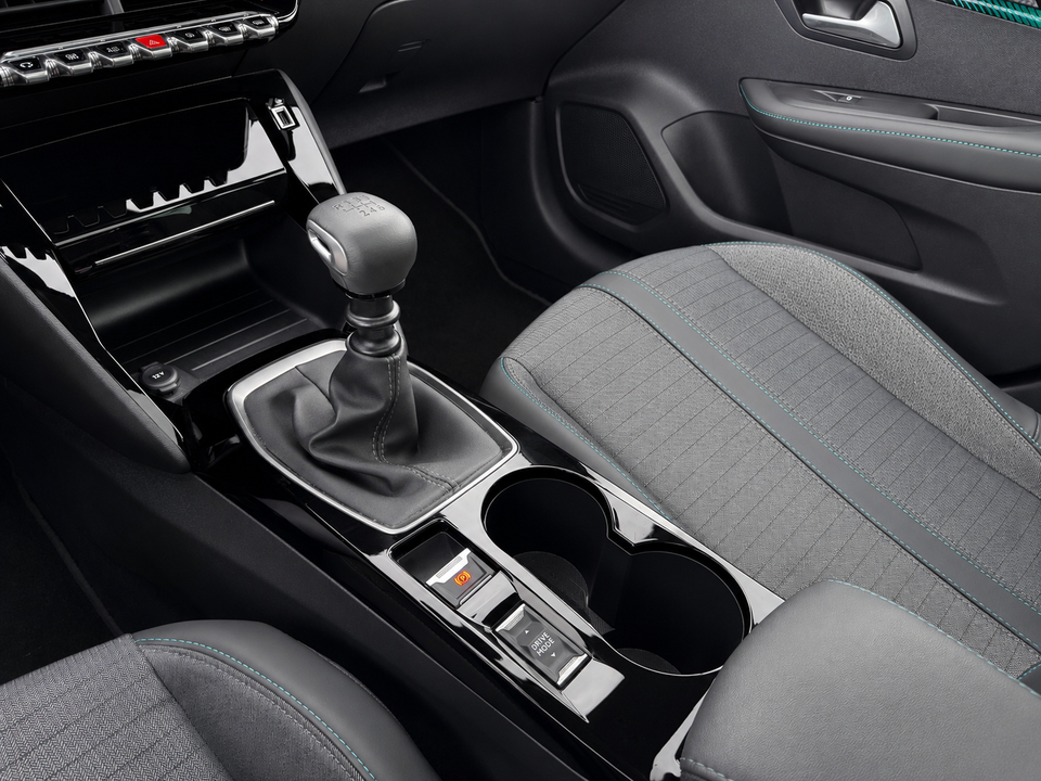 Peugeot 208 1,2 PureTech 100 Allure Sky 5d
