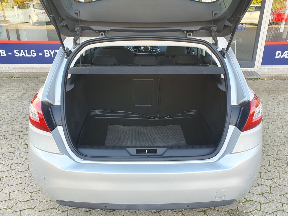 Peugeot 308 1,6 BlueHDi 120 Allure 5d