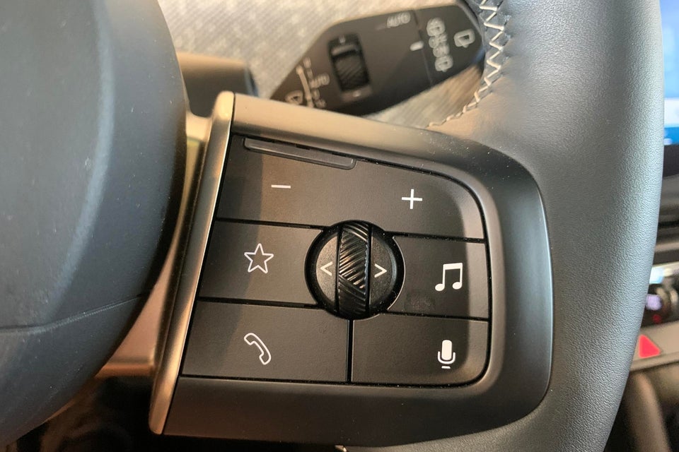 MINI Cooper SE Favoured Trim XL 3d