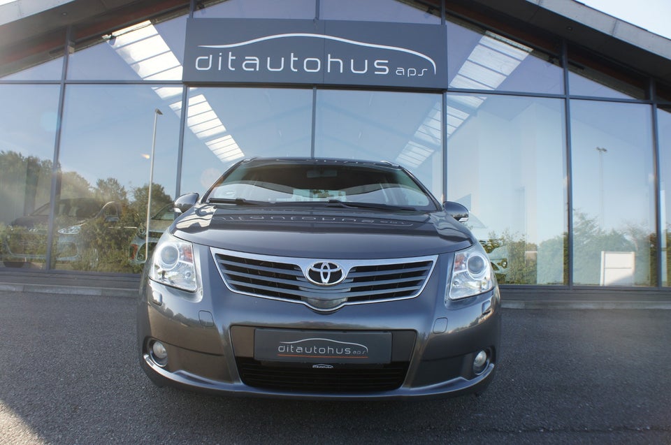 Toyota Avensis 1,6 VVT-i T1 stc. 5d