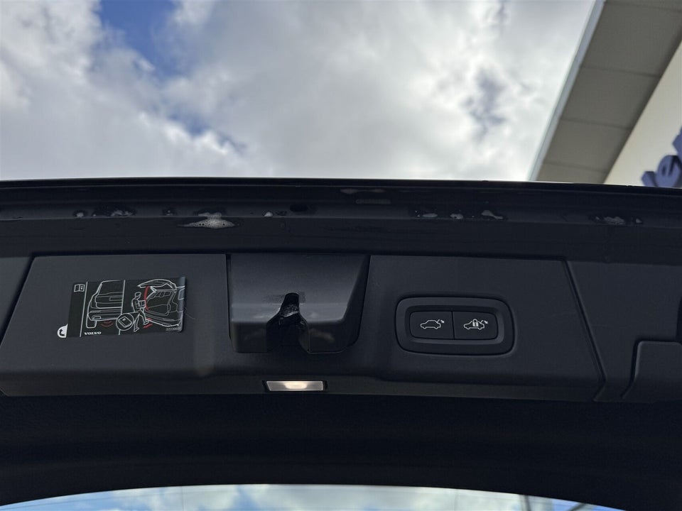 Volvo V90 2,0 T8 ReCharge Ultimate Dark aut. AWD 5d