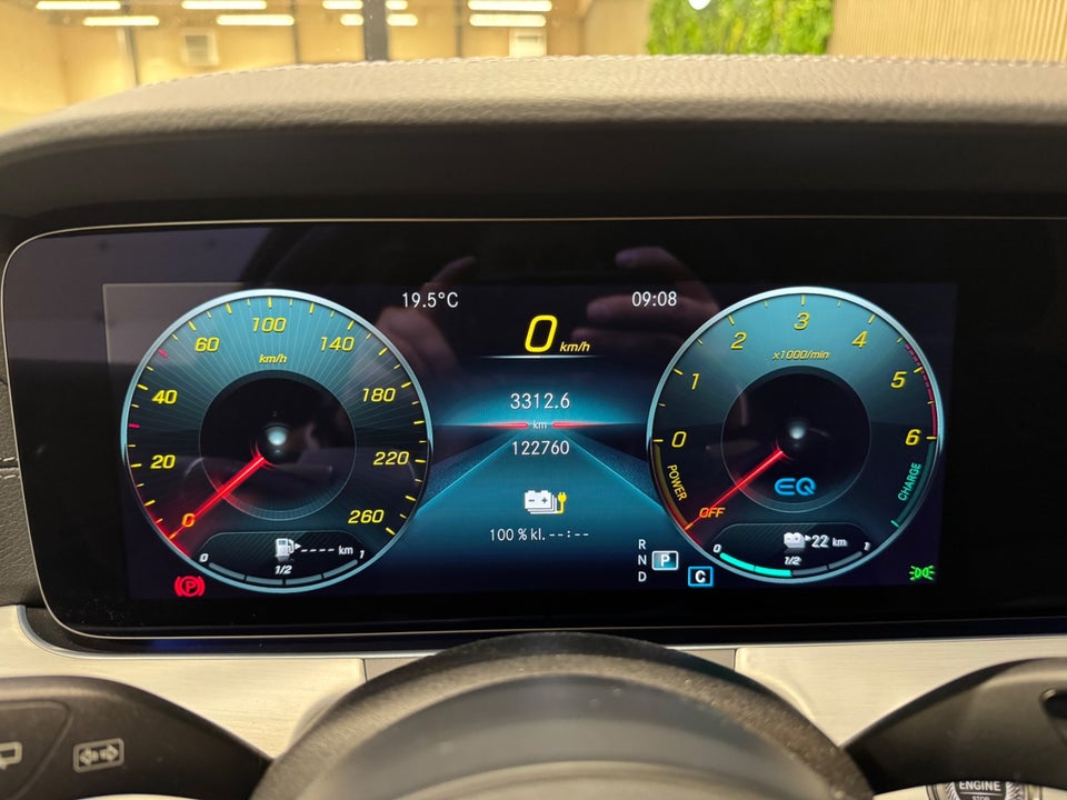 Mercedes E300 de 2,0 AMG Line stc. aut. 5d