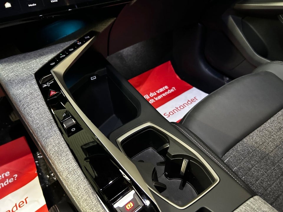 Peugeot e-5008 77 Allure Pack 7prs 5d