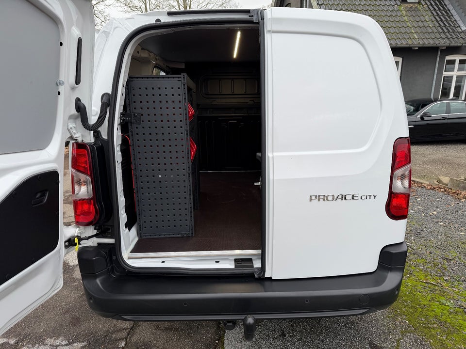 Toyota ProAce City 1,5 D 130 Long Comfort aut. 5d