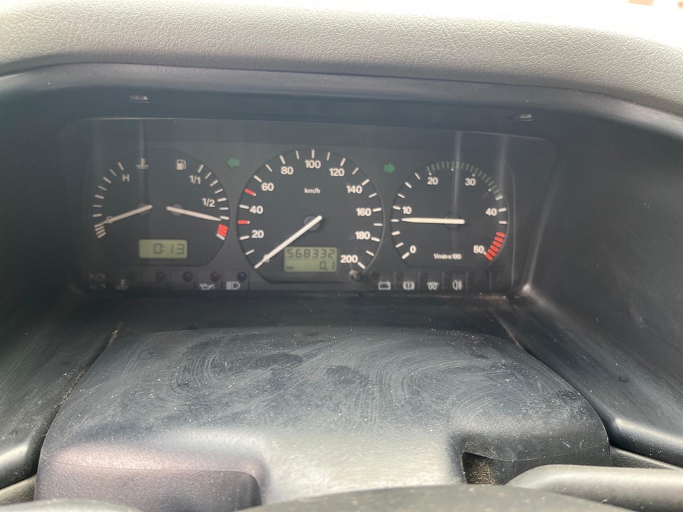 VW Caravelle 2,5 TDi 102 10prs 5d