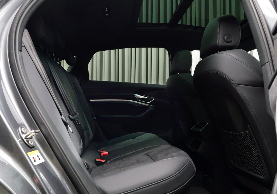 Audi Q8 e-tron 55 S-line Sportback quattro 5d