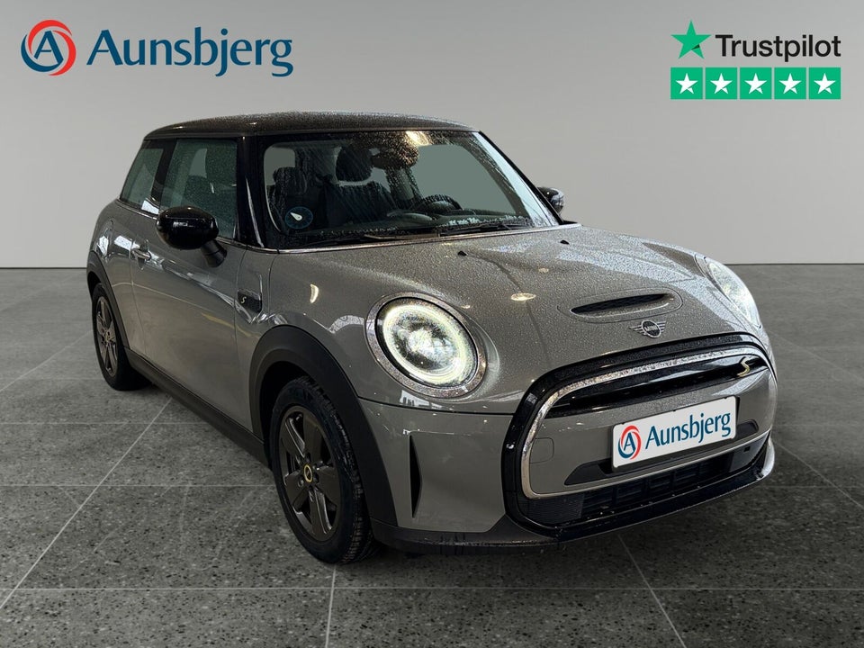 MINI Cooper SE Essential 3d