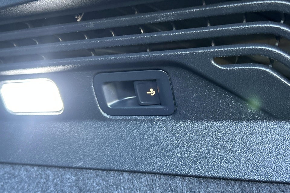 VW ID.4 77 Pro Performance 75 Years Edition 5d