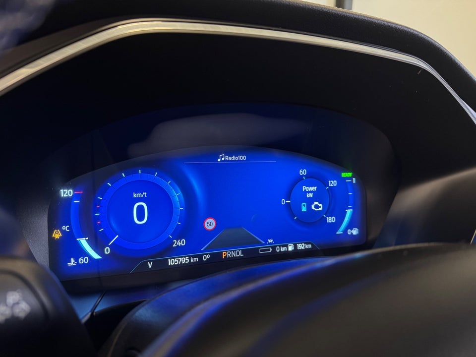 Ford Kuga 2,5 PHEV Vignale CVT 5d