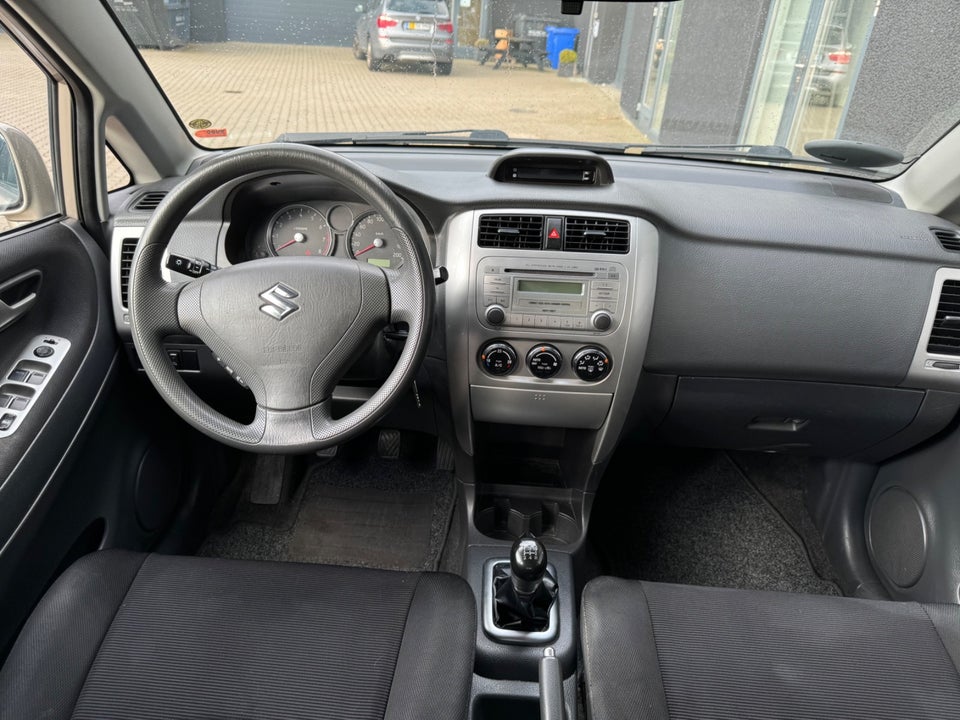 Suzuki Liana 1,6 GL 5d