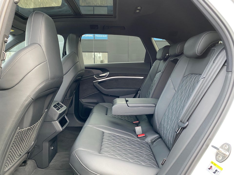 Audi e-tron 55 S-line quattro 5d