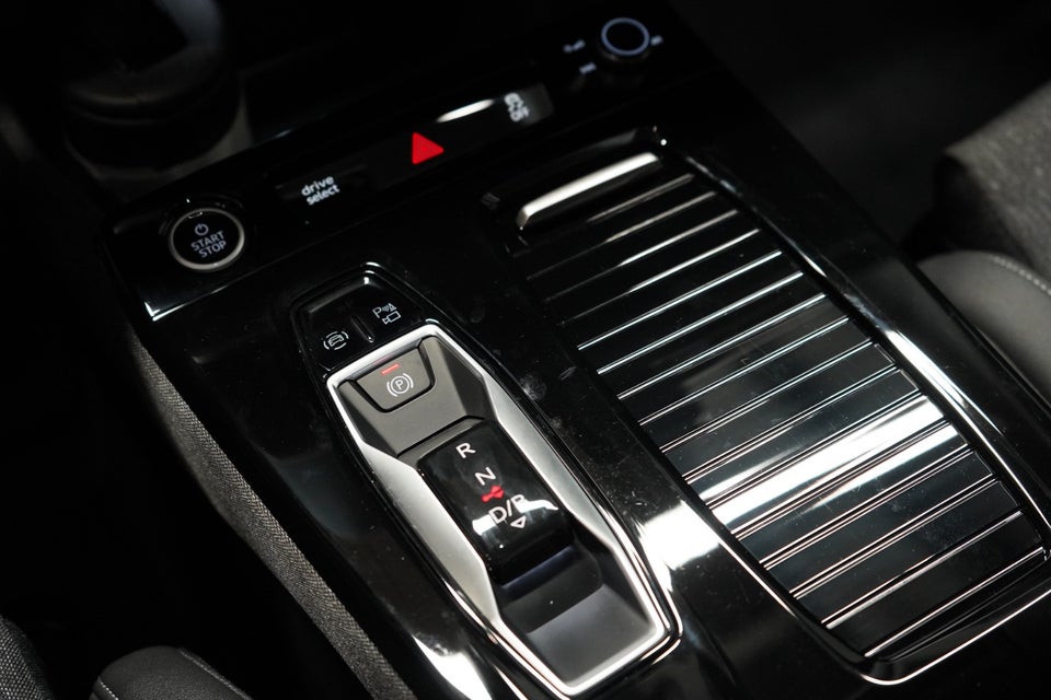 Audi Q6 e-tron Progress 5d