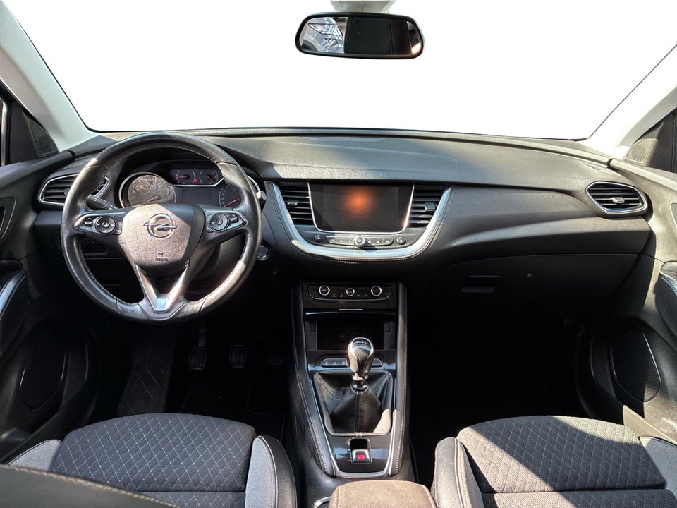 Opel Grandland X 1,2 T 130 Enjoy 5d