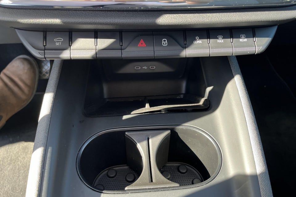 Skoda Enyaq 60 iV Plus 5d