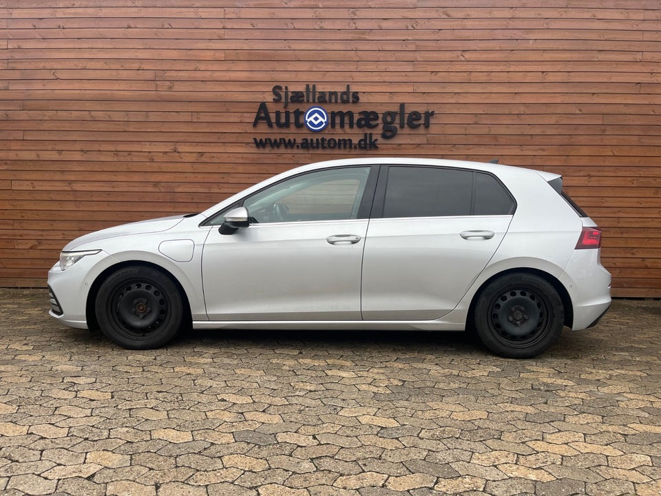 VW Golf VIII 1,4 eHybrid DSG 5d