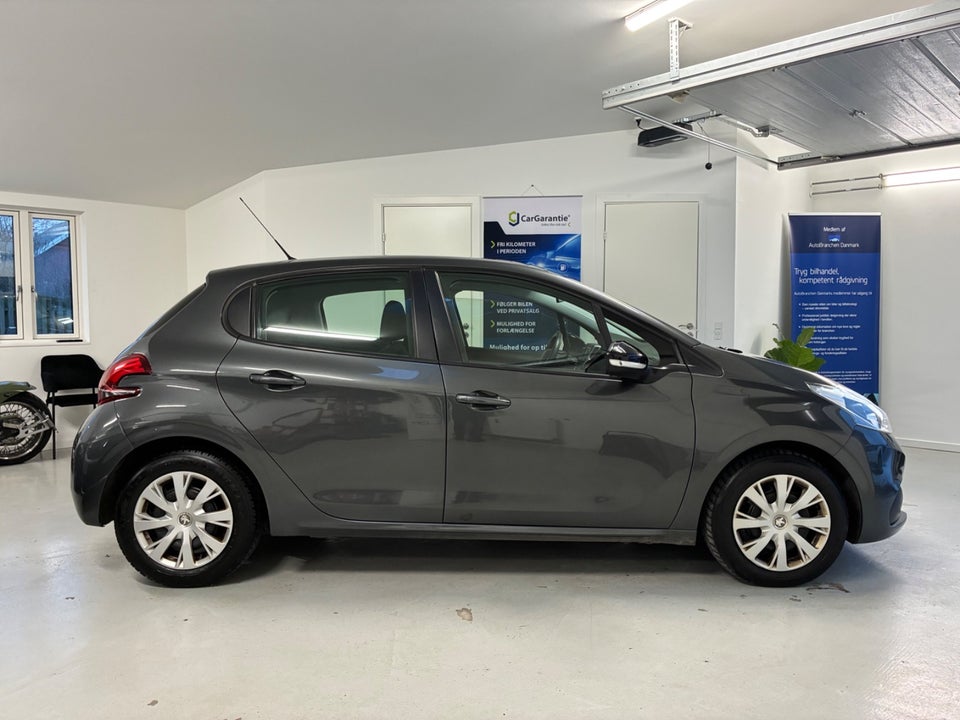 Peugeot 208 1,2 PureTech 82 Allure Sky 5d
