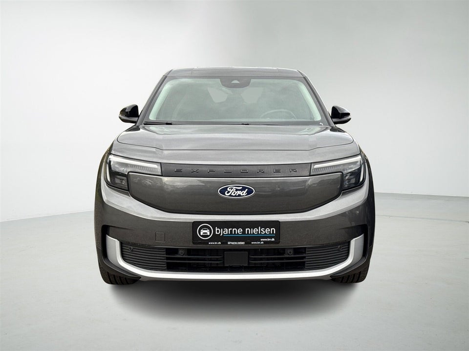 Ford Explorer 82 Premium Extended Range 5d