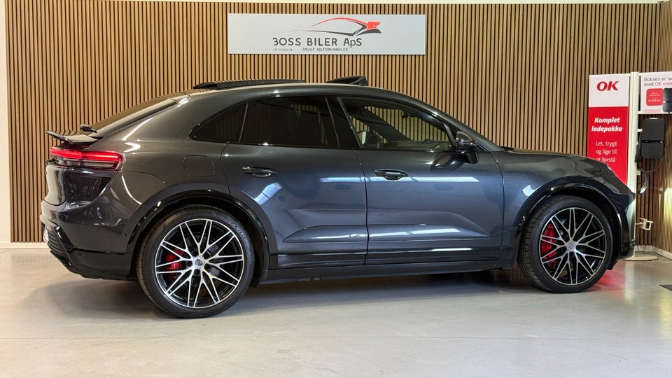 Porsche Macan Turbo 5d