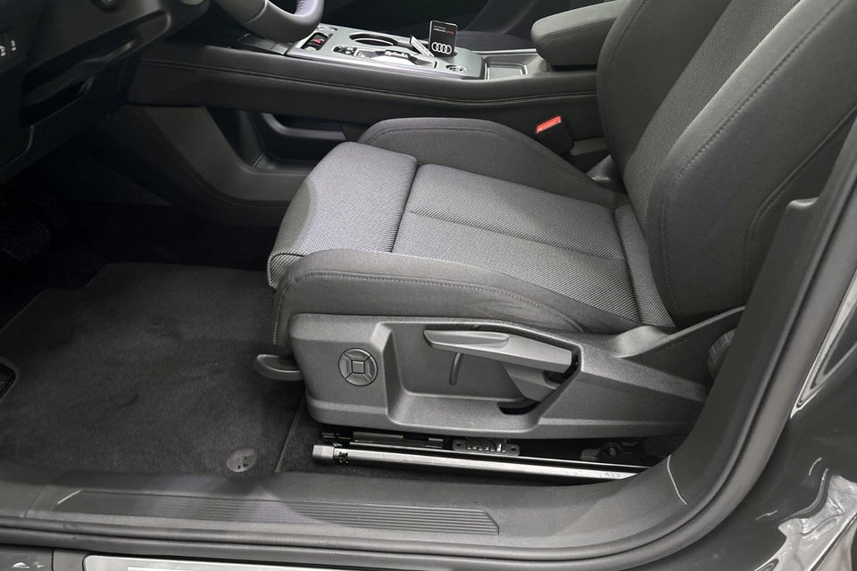 Audi Q4 e-tron performance 5d