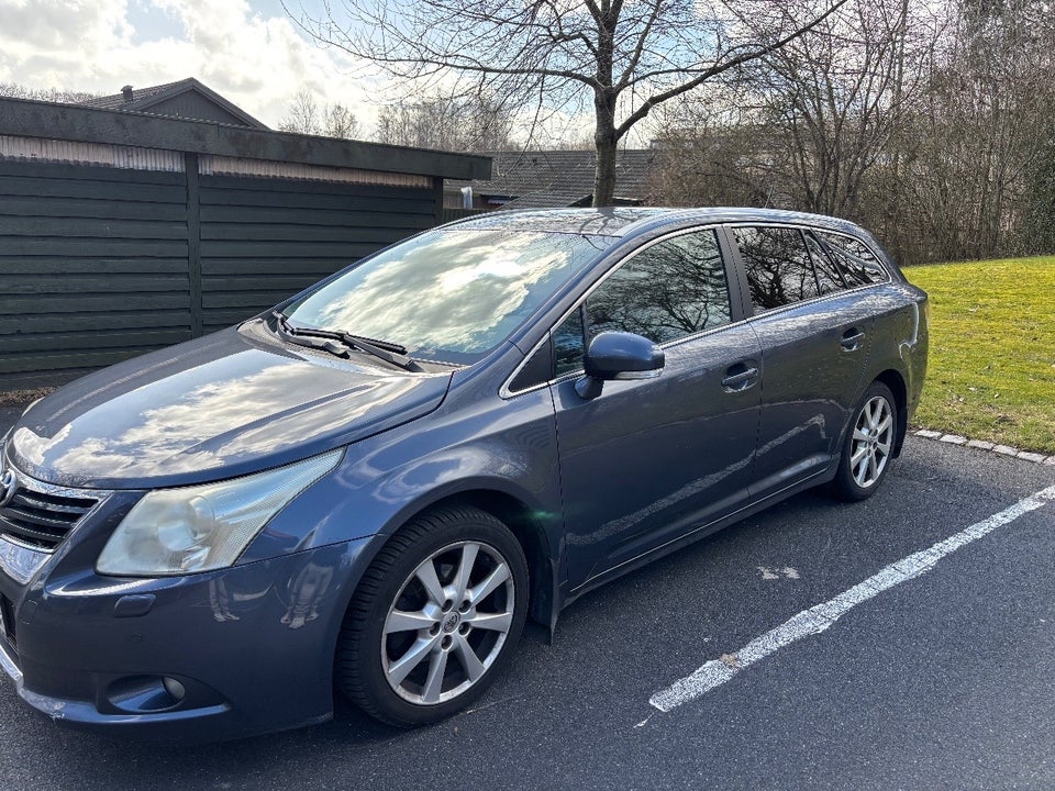 Toyota Avensis 1,8 VVT-i T3 stc. 5d