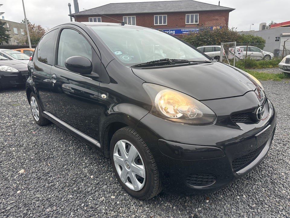 Toyota Aygo 1,0 Plus Black 5d