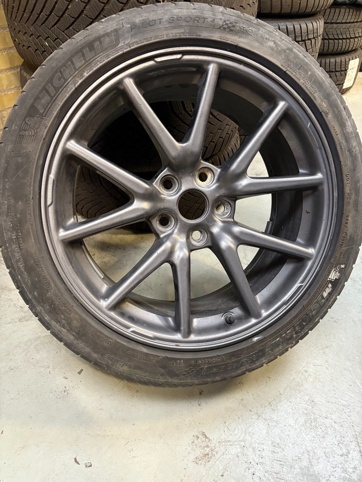 Tesla Model 3 Long Range AWD 4d