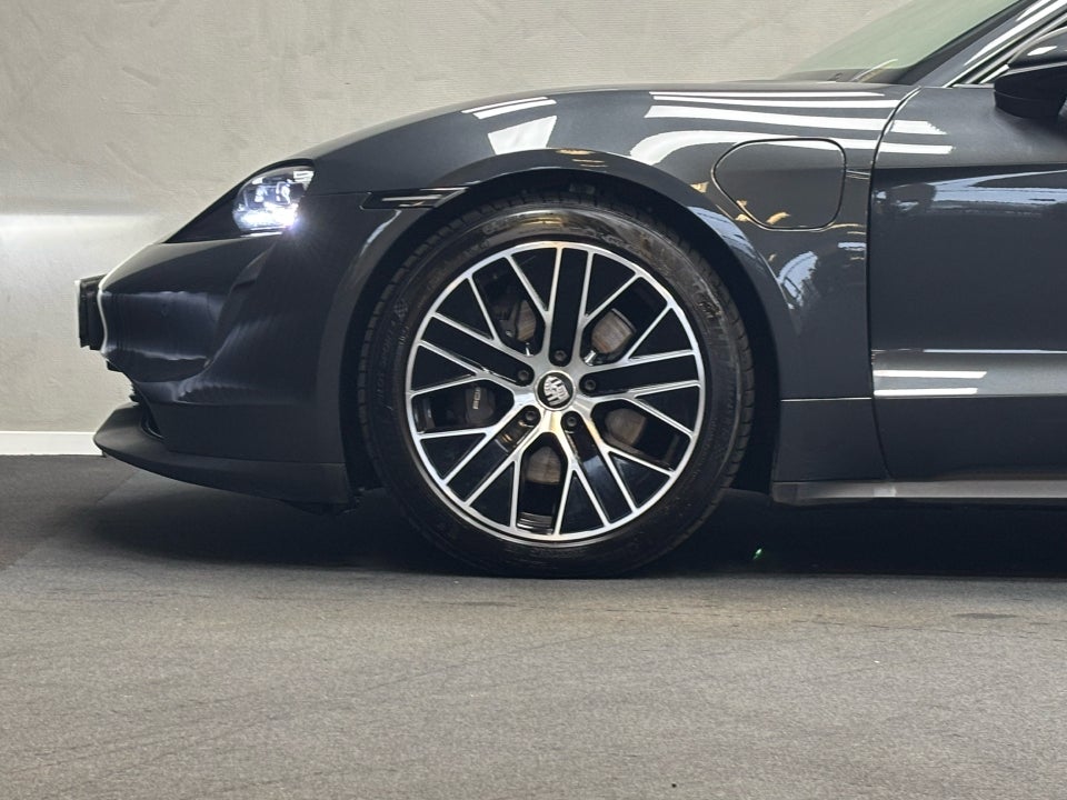 Porsche Taycan 4d