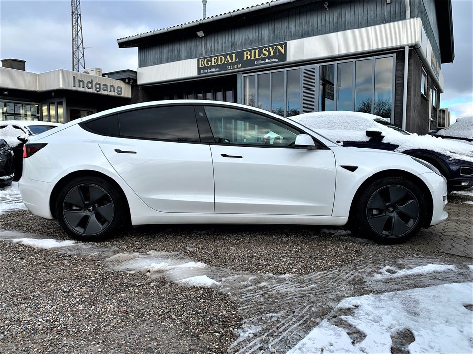 Tesla Model 3 Standard Range+ RWD 4d