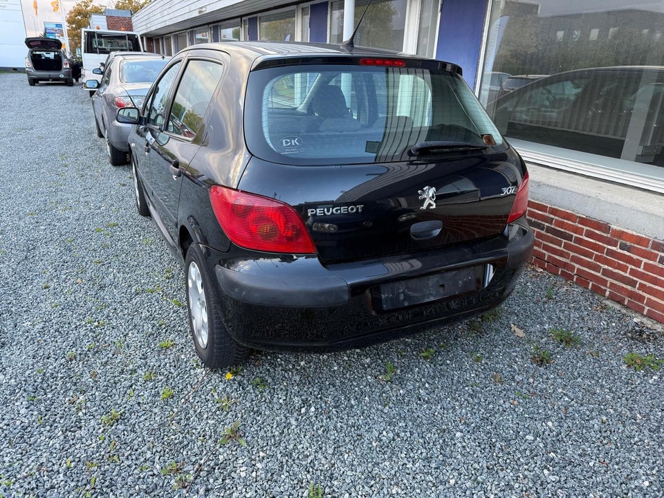 Peugeot 307 1,6 XR 5d