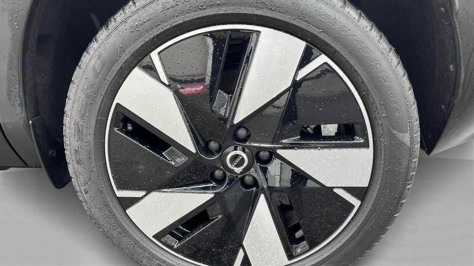 Volvo EX40 Extended Range Plus 5d