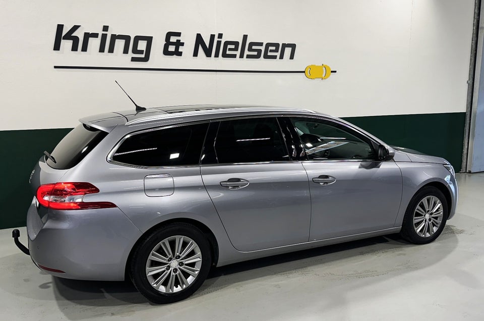 Peugeot 308 1,5 BlueHDi 130 Selection Sky SW 5d