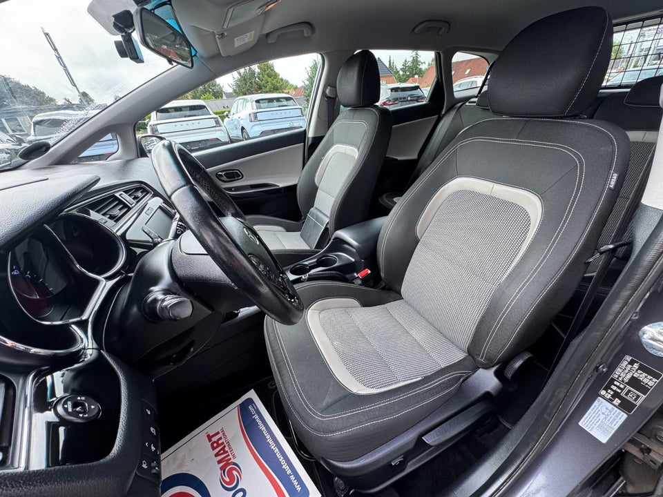 Kia Ceed 1,6 CRDi 110 Attraction SW 5d