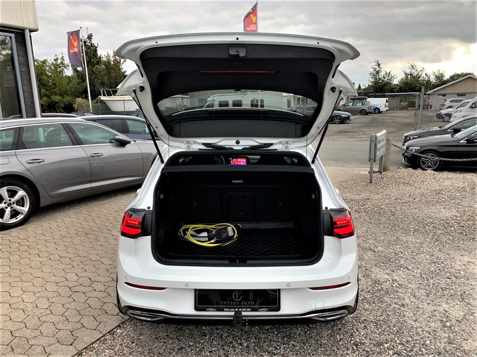 VW Golf VIII 1,4 GTE DSG 5d