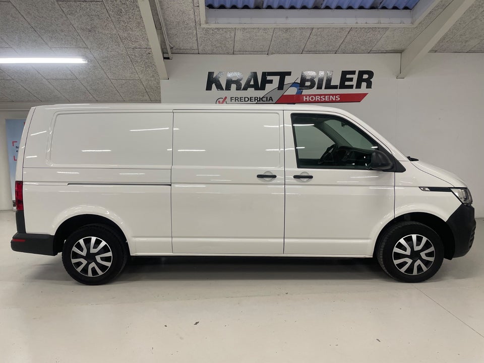 VW Transporter 2,0 TDi 110 Kassevogn lang