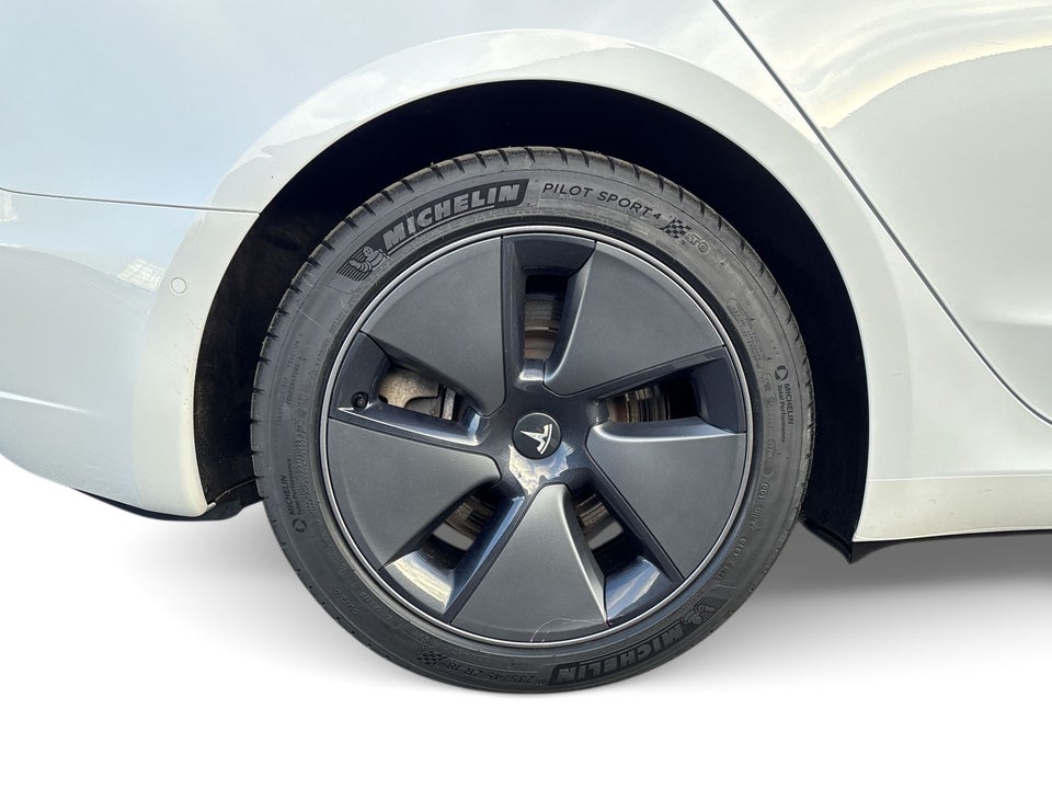 Tesla Model 3 Standard Range+ RWD 4d