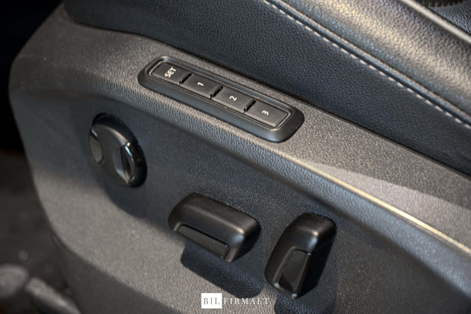 VW Tiguan 2,0 TDi 190 R-line DSG 4Motion 5d