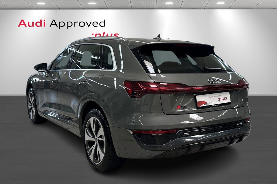 Audi Q8 e-tron 55 S-line quattro 5d